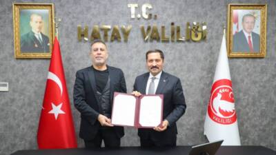 Hatay Valisi Mustafa Masatlı ve AHBAP Derneği Başkanı Haluk Levent,