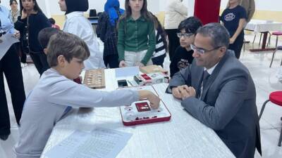 Antakya’da gerçekleştirilen Akıl-Zeka Oyunları Turnuvası, ilkokul ve ortaokul öğrencilerinin zekâlarını