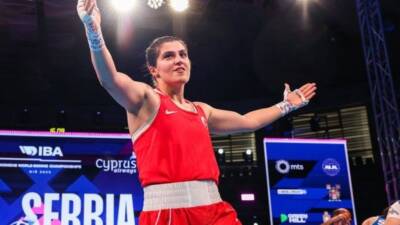 Sırbistan’da düzenlenen Kadınlar Dünya Boks Şampiyonası’nda 66 kiloda altın madalya