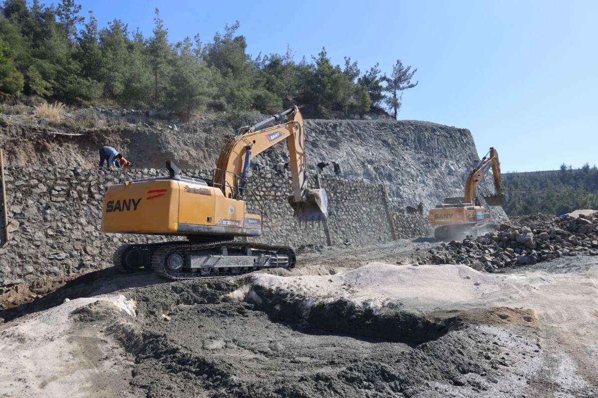 Hatay Büyükşehir Belediyesi (HBB), bölgedeki ulaşım altyapısını güçlendirmek ve vatandaşlara