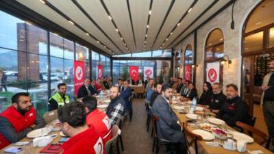 Hatay Valisi Mustafa Masatlı, Valilik tarafından düzenlenen iftar programında kent