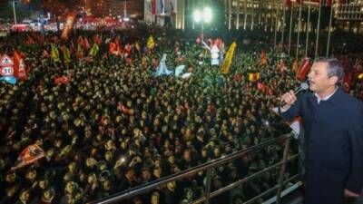 CHP Genel Başkanı Özgür Özel, İçişleri Bakanı Ali Yerlikaya ve