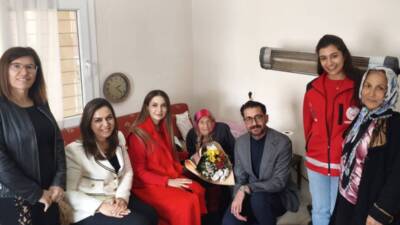 Arsuz’un en yaşlı bireyi 101 yaşındaki Zehra Aydemir ile 52