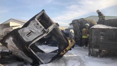 Hatay’ın Antakya ilçesinde bulunan bir hurda araç deposunda yangın çıktı.