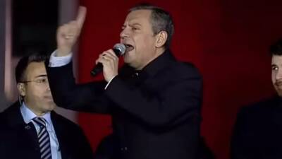 CHP Genel Başkanı Özgür Özel, İstanbul’da düzenlediği mitingde gündemdeki boykot