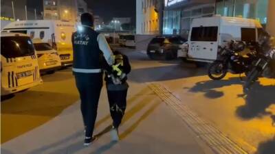 Hatay Emniyet Müdürlüğü, aranan şahısların yakalanmasına yönelik gerçekleştirdiği çalışmalar kapsamında