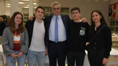 Sağlık Bakanı Prof. Dr. Kemal Memişoğlu, 40 yıl sonra mezun