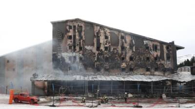 Bursa'nın Uludağ bölgesinde bulunan Kervansaray Otel’de çıkan yangında iki kişi