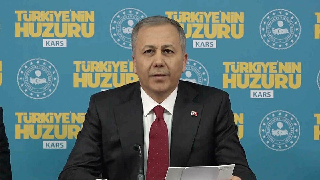 İçişleri Bakanı Ali Yerlikaya, Konya’da 2 yaşındaki Rana’nın sahipsiz köpekler