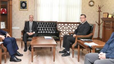 Antakya Belediye Başkanı İbrahim Naci Yapar, SGK İl Müdürü Hamit