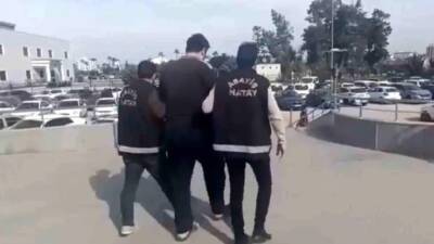 Hatay Emniyet Müdürlüğü ekipleri, aranan şahısların yakalanmasına yönelik operasyonlarını sürdürüyor.