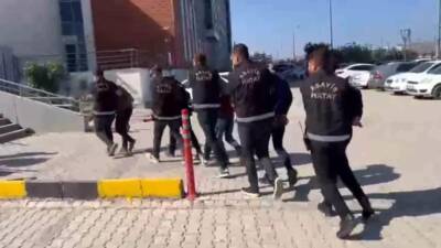 Hatay Emniyet Müdürlüğü ekipleri, çeşitli suçlardan aranan şahısların yakalanmasına yönelik