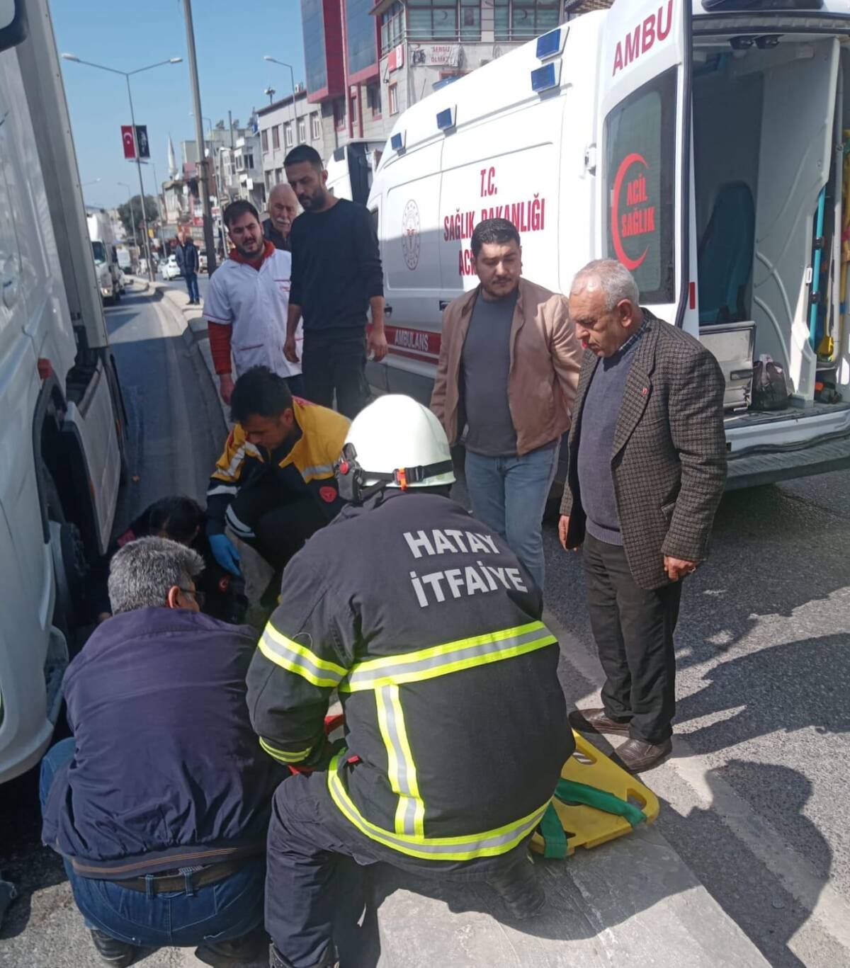 Hatay’ın Belen ilçesinde, tırın çarptığı bir yaya ağır yaralandı. Mareşal