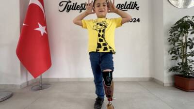 6 Şubat 2023 depremlerinde annesini kaybeden ve enkazdan yaralı kurtarıldıktan