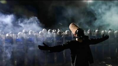 İstanbul'da Ekrem İmamoğlu'nun tutuklanmasını protesto eden eylemciler, Saraçhane'de polis müdahalesiyle