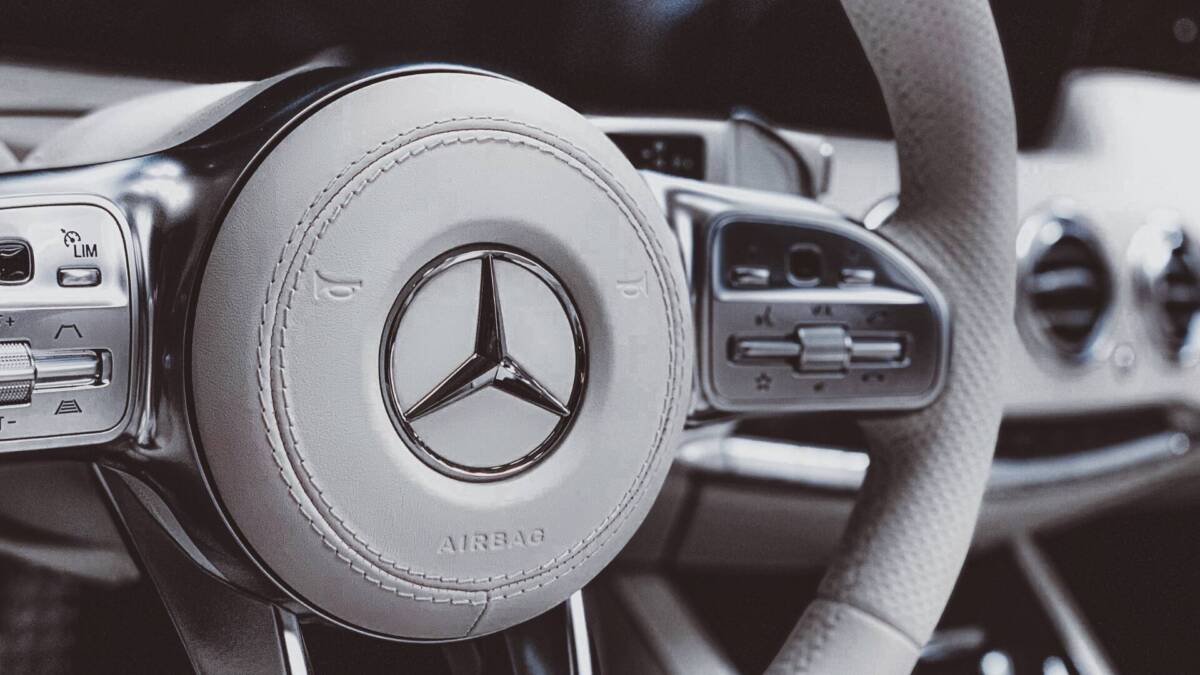 Alman lüks otomobil üreticisi Mercedes-Benz, iş gücünü azaltmak amacıyla dikkat