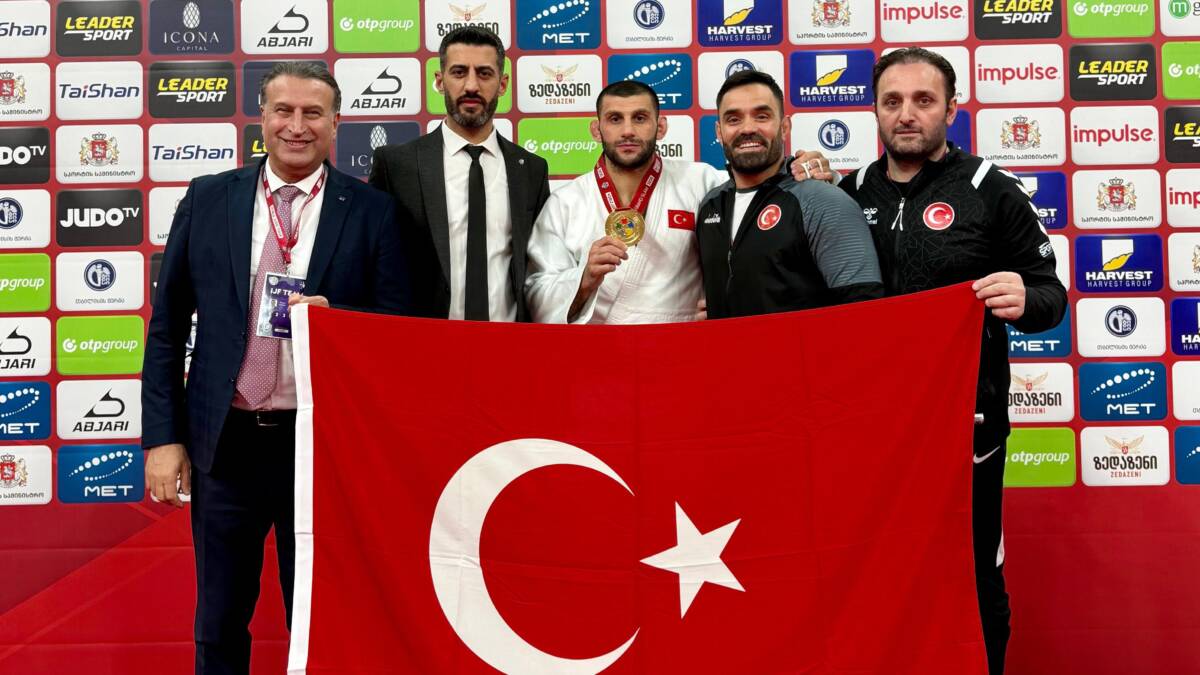 Milli judocu Vedat Albayrak, Gürcistan’ın başkenti Tiflis’te düzenlenen Grand Slam
