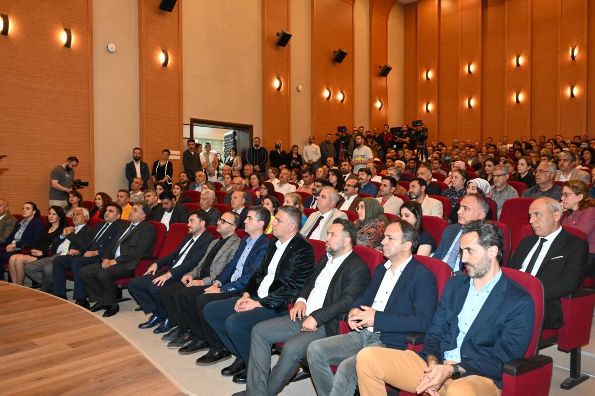 Hatay Mustafa Kemal Üniversitesi Rektörlük Konferans Salonu’nda Ramazan Bayramı dolayısıyla