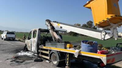Hatay’ın Reyhanlı ilçesi Demirköprü Mahallesi mevkisinde seyir halindeyken alevlere teslim