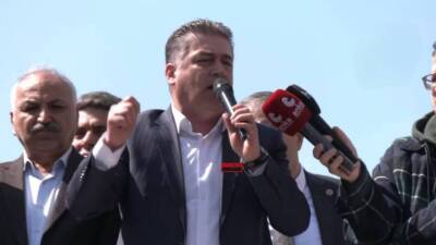 CHP Hatay Milletvekili Servet Mullaoğlu, partisinin heyetiyle birlikte Hatay Samandağ’da