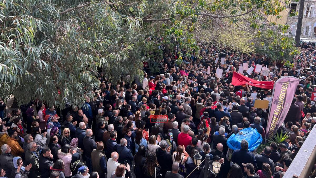 Hatay’ın Samandağ ilçesinde, İstanbul Büyükşehir Belediye Başkanı Ekrem İmamoğlu’na yapılan