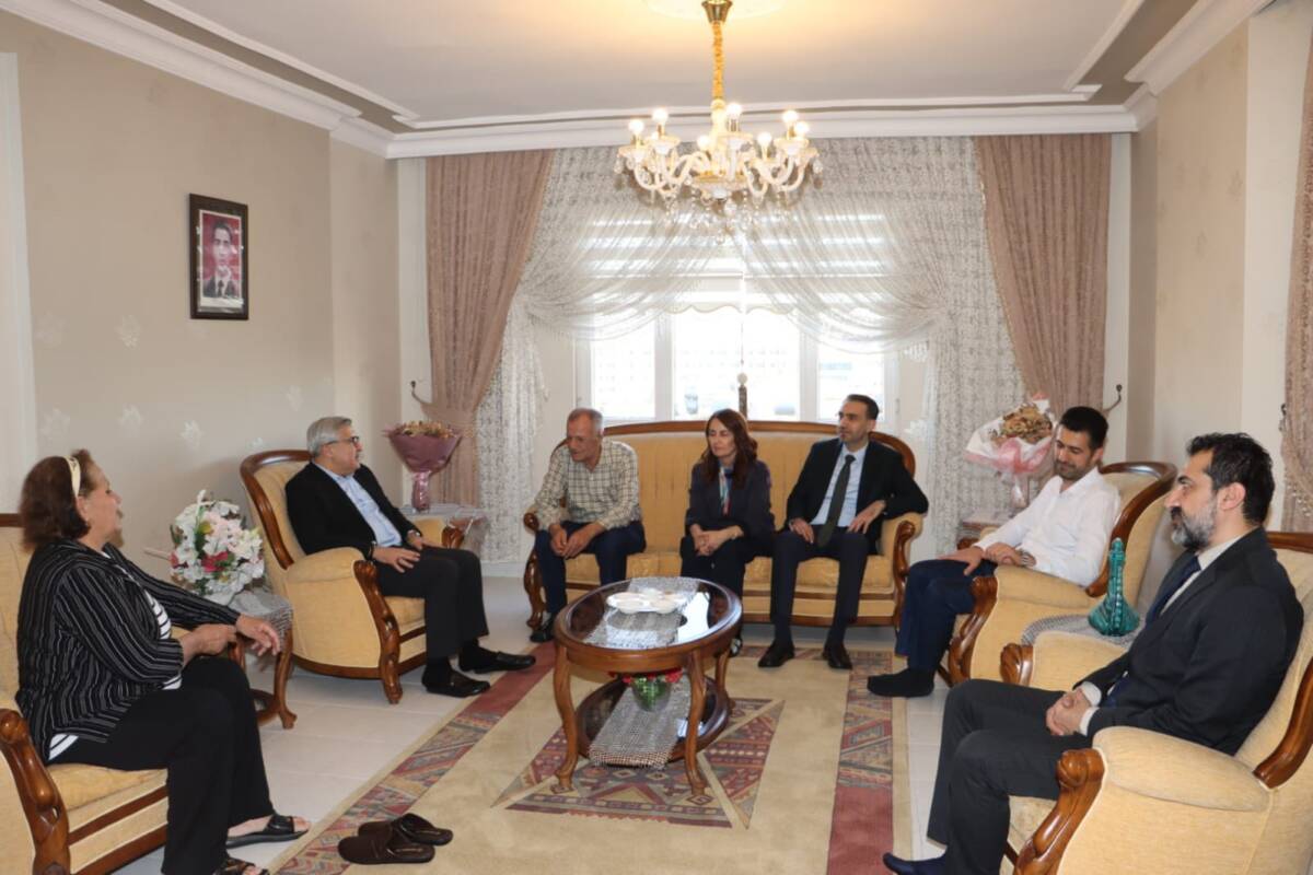 Mersin’in Akdeniz ilçesine bağlı Yeni Mahalle’de yaşayan Şehit Emre Öztürk’ün