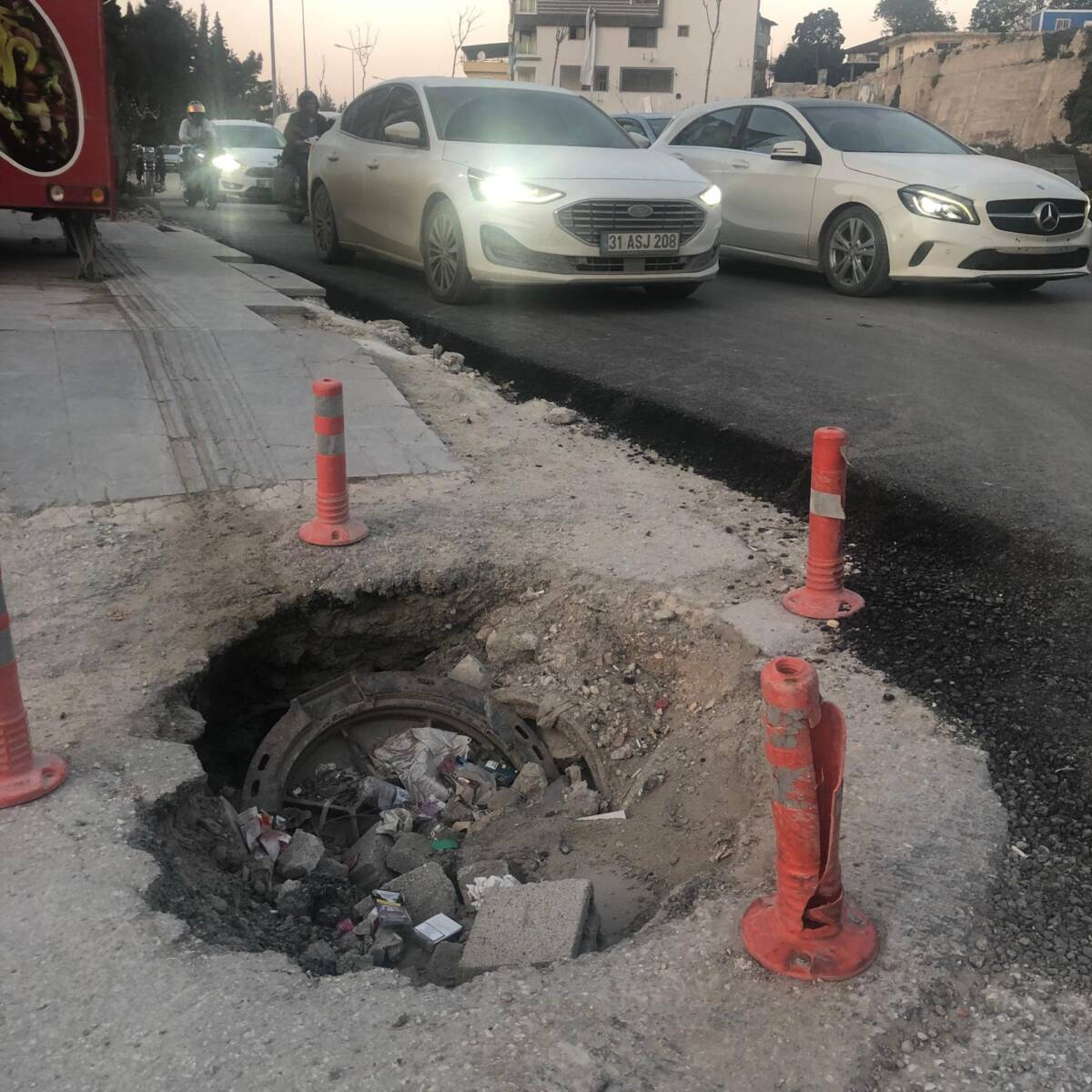 Hatay Büyükşehir Belediyesi’nin şehir genelinde sürdürdüğü asfaltlama çalışmaları, geçtiğimiz günlerde