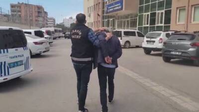 Hatay Emniyet Müdürlüğü ekipleri, aranan şahısların yakalanmasına yönelik çalışmalarını sürdürüyor.