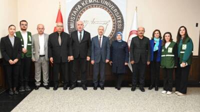 Hatay Yeşilay Cemiyeti Başkanı İbrahim Kuyubaşıoğlu ve yönetimi, bağımlılıkla mücadeleye