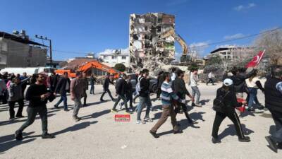 Hatay’ın Samandağ ilçesinde, Suriye’de yaşanan Alevi katliamına tepki göstermek amacıyla