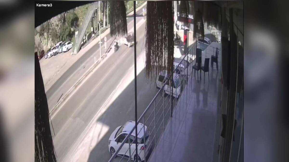 Hatay’ın Belen ilçesinde meydana gelen trafik kazasında, motosiklet ile hafif