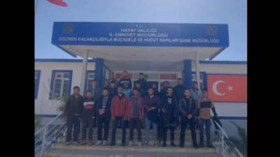 Hatay’da gerçekleştirilen operasyonda, 20 göçmen kaçakçılığı şüphelisi yakalandı. Mağdurların işlemlerinin