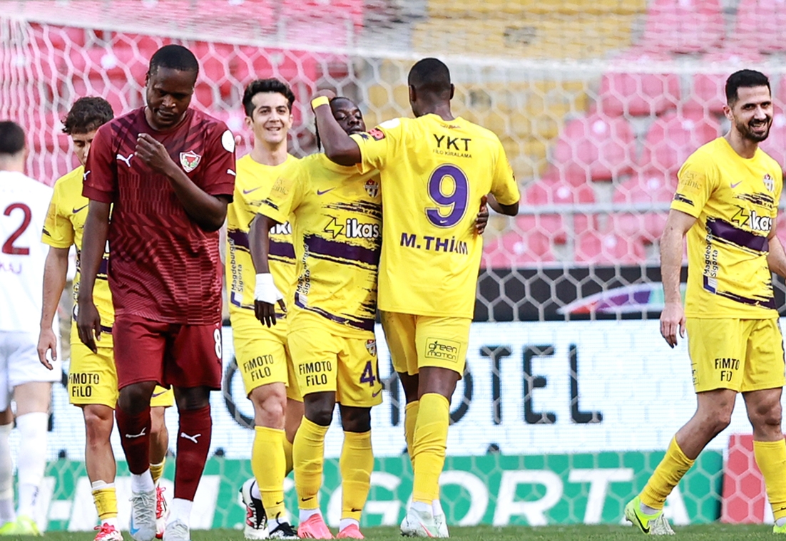 Stat: Mersin Stadyumu Hakemler: Burak Pakkan, Murat Temel, Abdullah Uğur