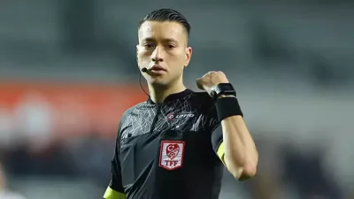 Türkiye Futbol Federasyonu’na (TFF) bağlı Süper Lig hakemlerinden FIFA kokartlı