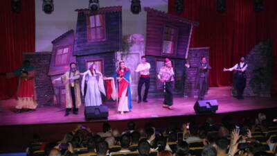 Hatay Büyükşehir Belediyesi tarafından hayata geçirilen “Hatay Sanatla Ayağa Kalkıyor”