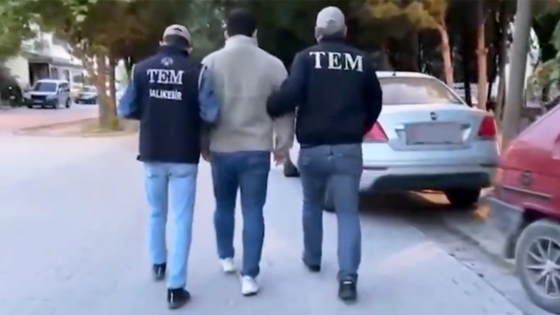 İçişleri Bakanı Ali Yerlikaya, sosyal medya hesabından yaptığı açıklamayla FETÖ/PDY