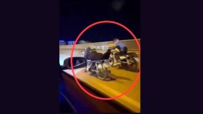 Hatay’ın İskenderun ilçesinde, motosikletin üzerine yatarak trafikte ilerleyen sürücüye 7