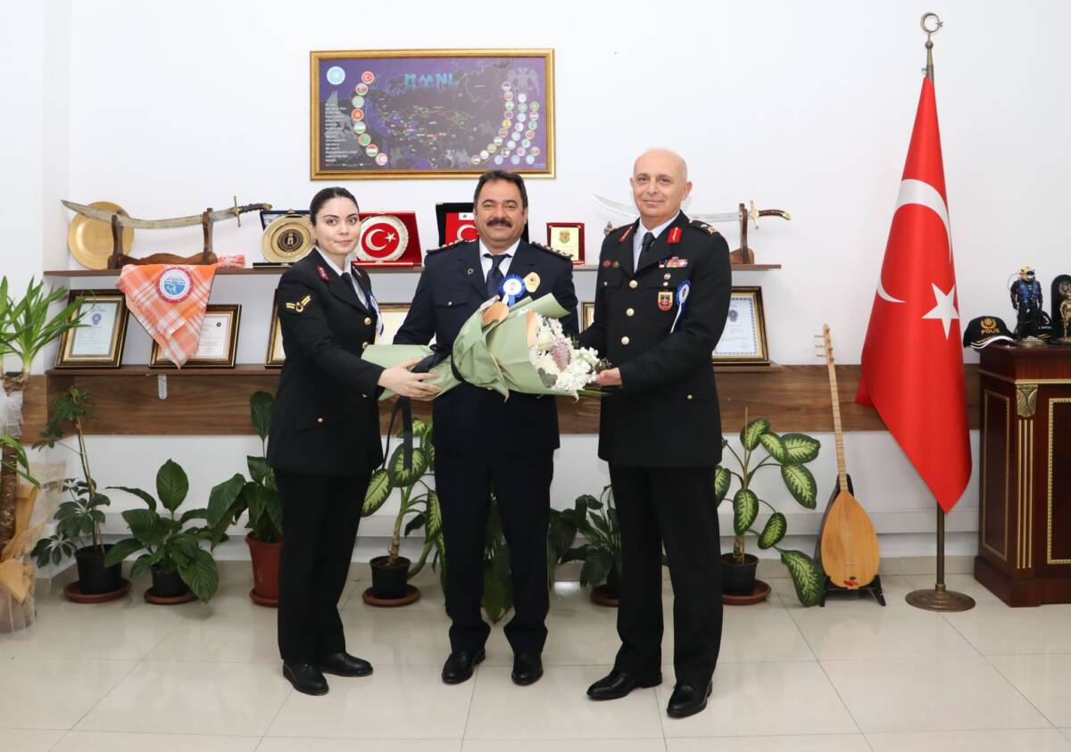 Hatay İl Jandarma Komutanı Tuğgeneral Ömer Ersever ve beraberindeki heyet,