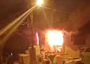 Hatay’ın Altınözü ilçesinde gece saatlerinde meydana gelen yangın, bir beyaz