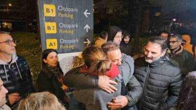 Flash TV’nin tutuklu sahibi Erkan Kork’un şikayetiyle gözaltına alınan gazeteciler