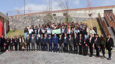 Millî Eğitim Bakanlığı’nın koordinasyonunda yürütülen “Türkiye Yüzyılında Maziden Atiye Ahlat