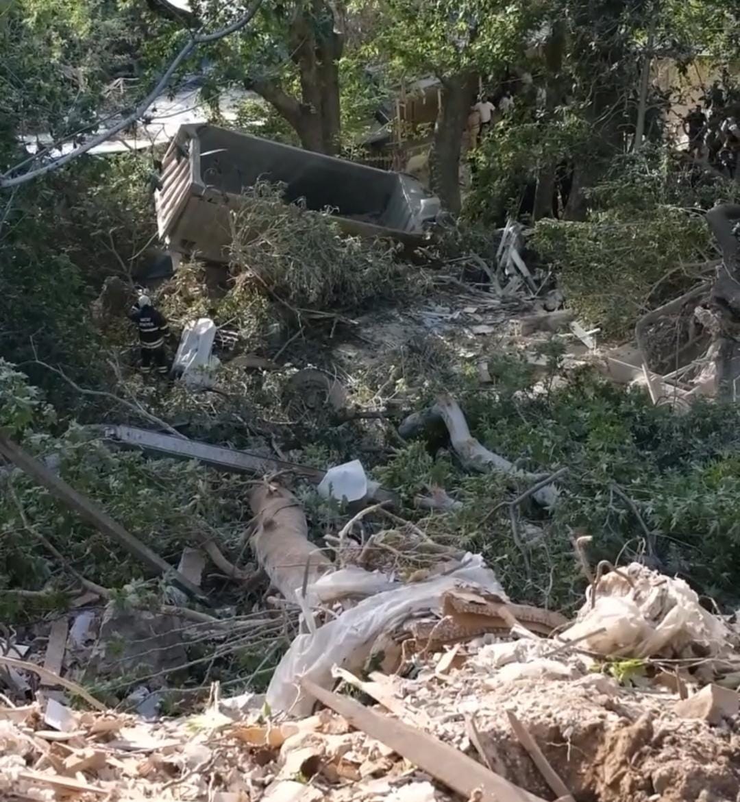 Hatay’ın Defne ilçesine bağlı Harbiye Mahallesi’nde, hafriyat kamyonlarının girmesinin yasak