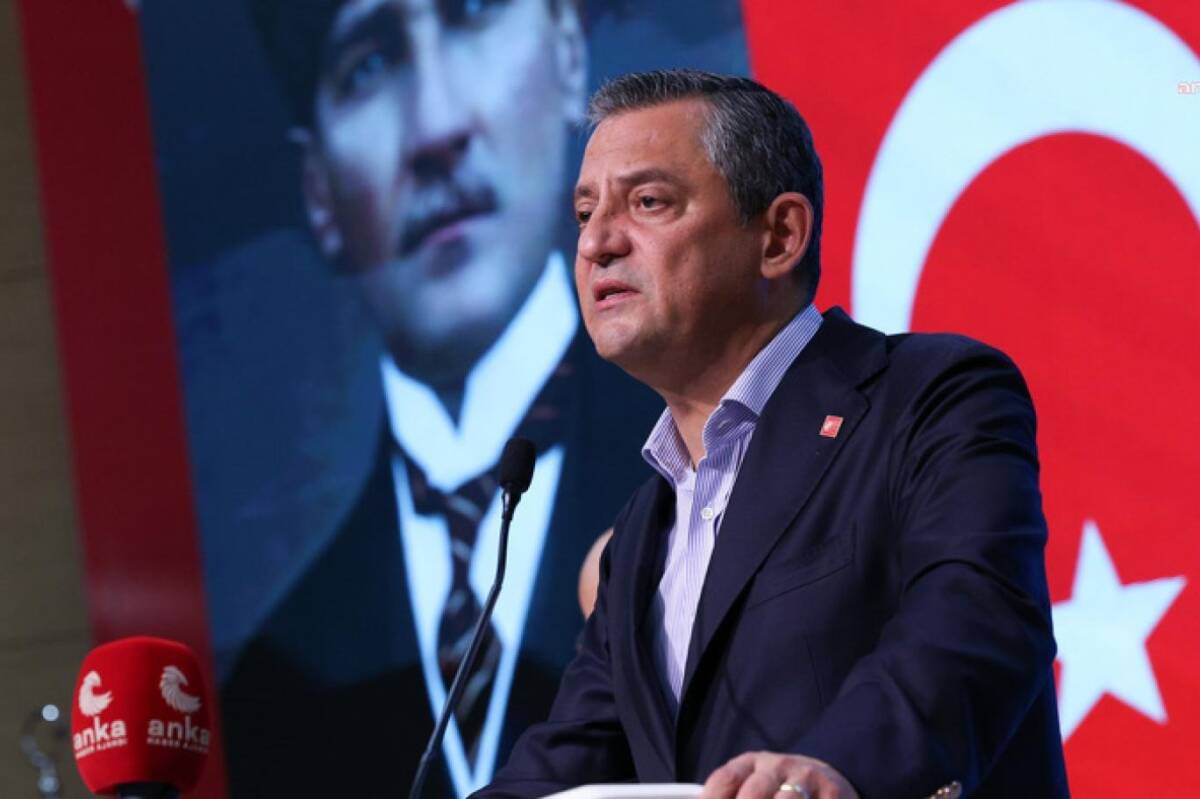 CHP Genel Başkanı Özgür Özel, 23 Nisan mesajında demokrasiye karşı