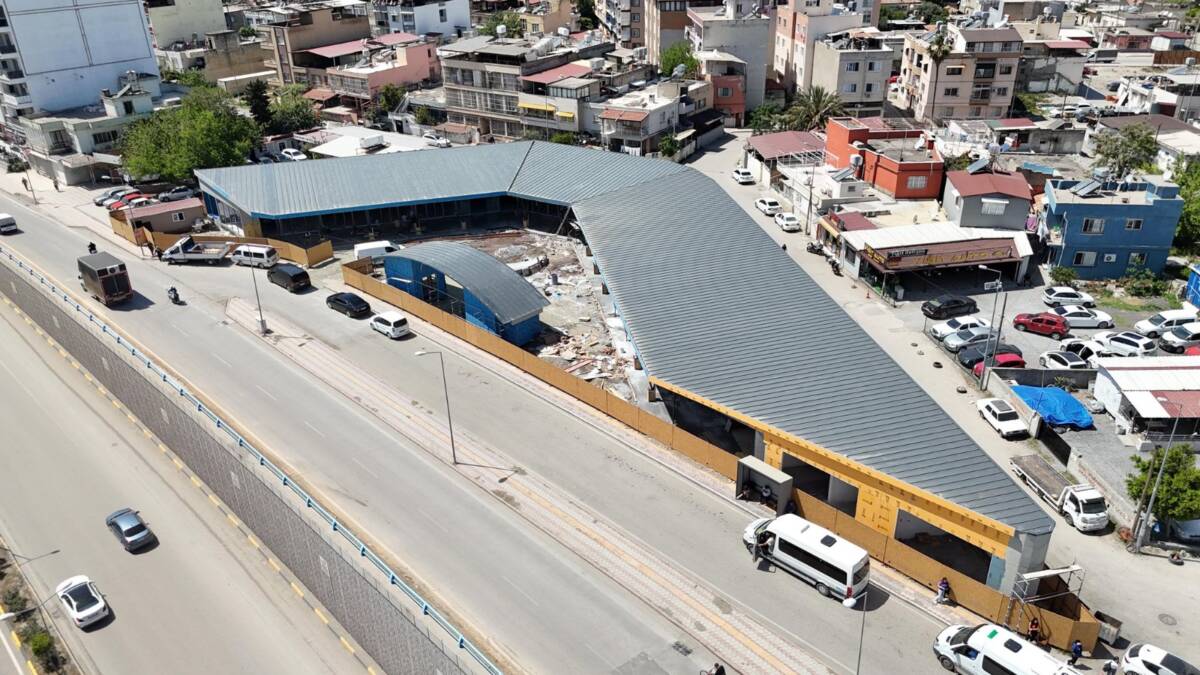 İskenderun Belediyesi, ilçedeki dönerci esnaflarına modern ve güvenli işyerleri kazandırmak