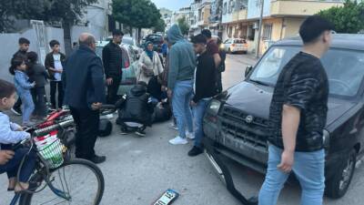 Hatay’ın İskenderun ilçesinde hafif ticari araç ile motosikletin çarpışması sonucu