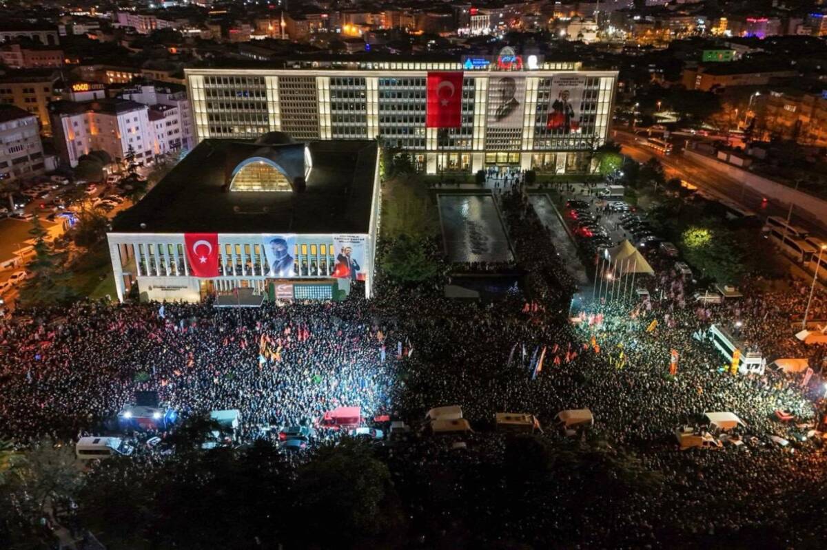 Ekrem İmamoğlu’nun görevden alınmasıyla başlayan siyasi kriz üçüncü haftasında. Gözaltılar,