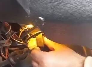 Hatay’ın Kırıkhan ilçesinde, emniyet güçleri asayişi sağlamak amacıyla gerçekleştirdiği denetimlerde,