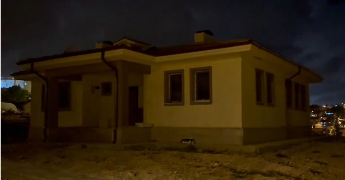 Hatay’ın Altınözü ilçesine bağlı Kozkalesi Köyü’nde, depremin ardından inşa edilen