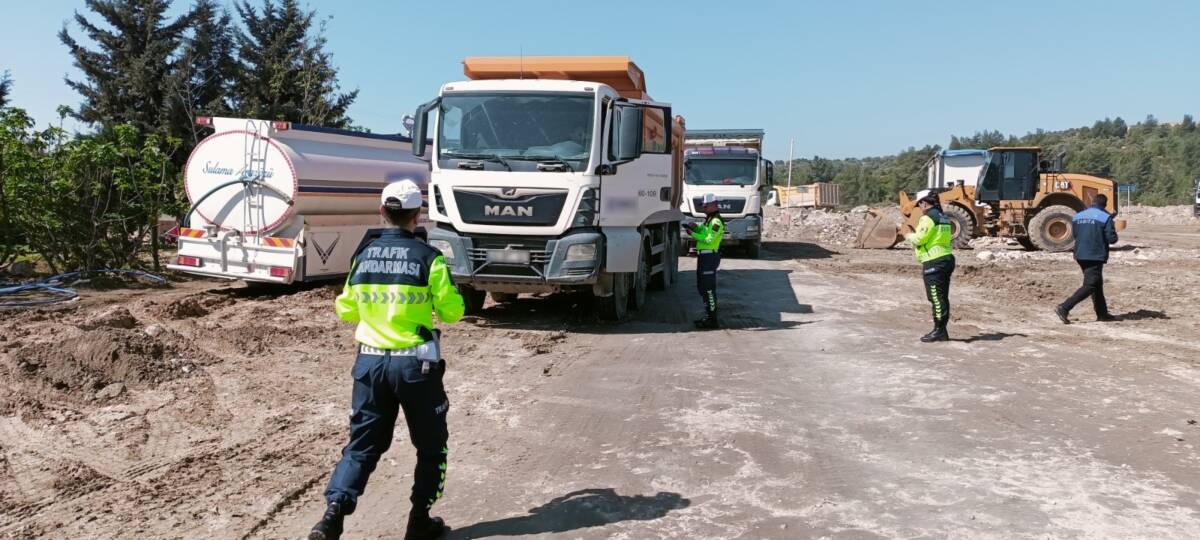 Hatay Büyükşehir Belediyesi (HBB), 15 ilçede gerçekleştirdiği denetimlerle çevreyi ve