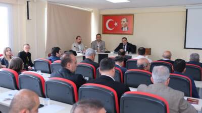 Defne Belediyesi, Nisan ayı belediye meclisi toplantısını belediye binasında bulunan